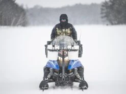 Simms Challenger Insulated Jacket -Fishing Gear Store lifestyle challengerinsulatedjacket simms modelfrontcenter 50 99 sim 10010w